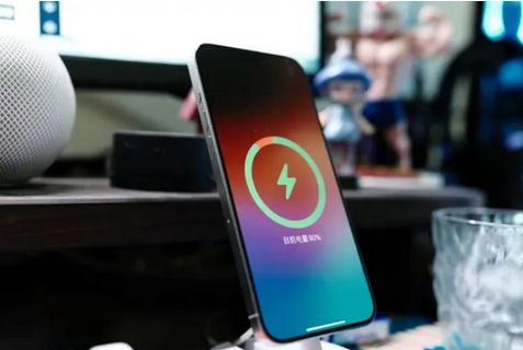门头沟苹果15换屏服务分享用什么充电器给iPhone15充电更好 